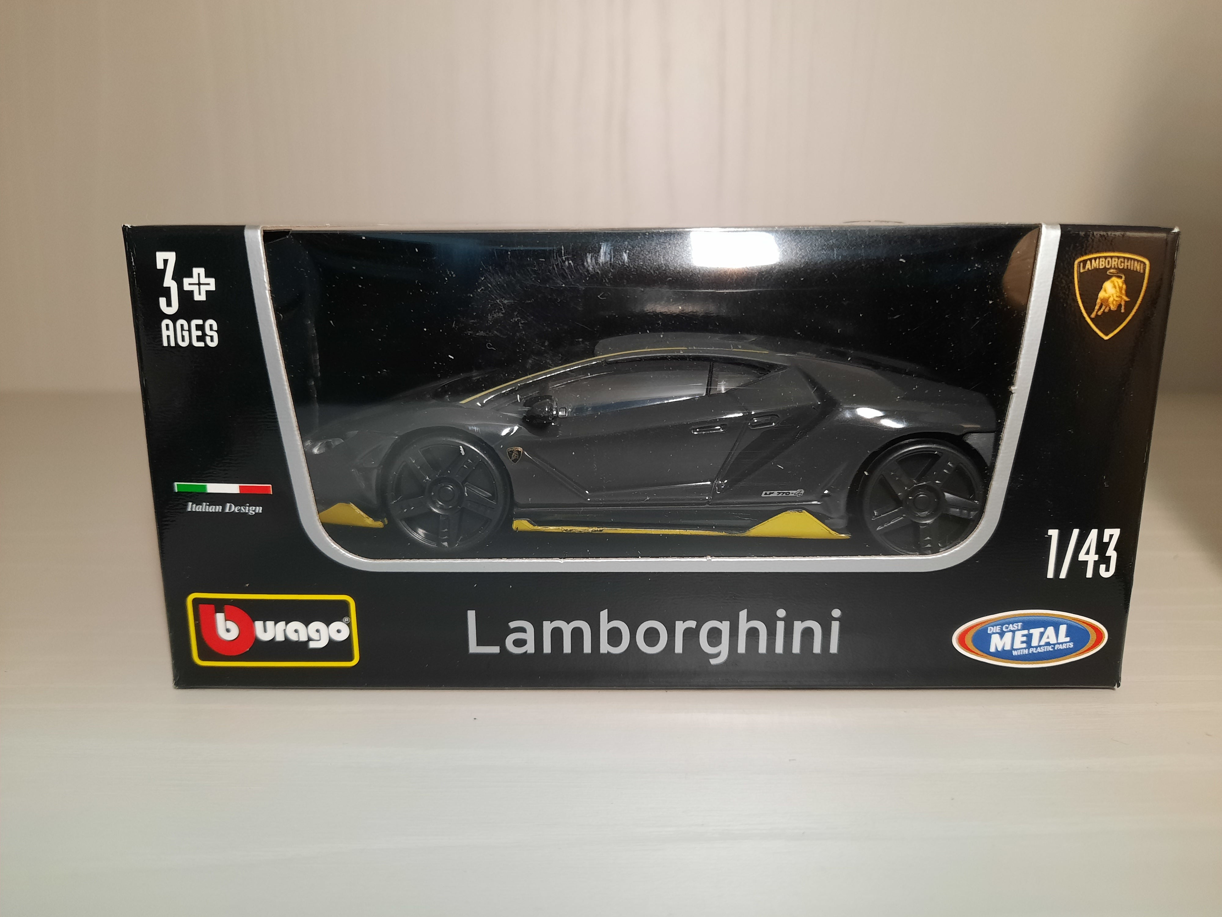 Lamborghini Centenario (Grigia) 1/43  Bburago